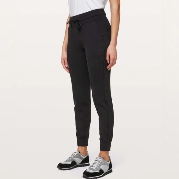 Lululemon sz 6 Ready To Rulu Pant 29" Black jogger with tie waist and pockets - Picture 12 of 13